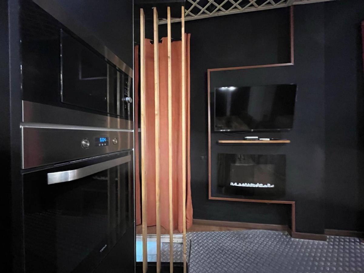Apartament Chic4 Luxury Gran Via Madryt Zewnętrze zdjęcie