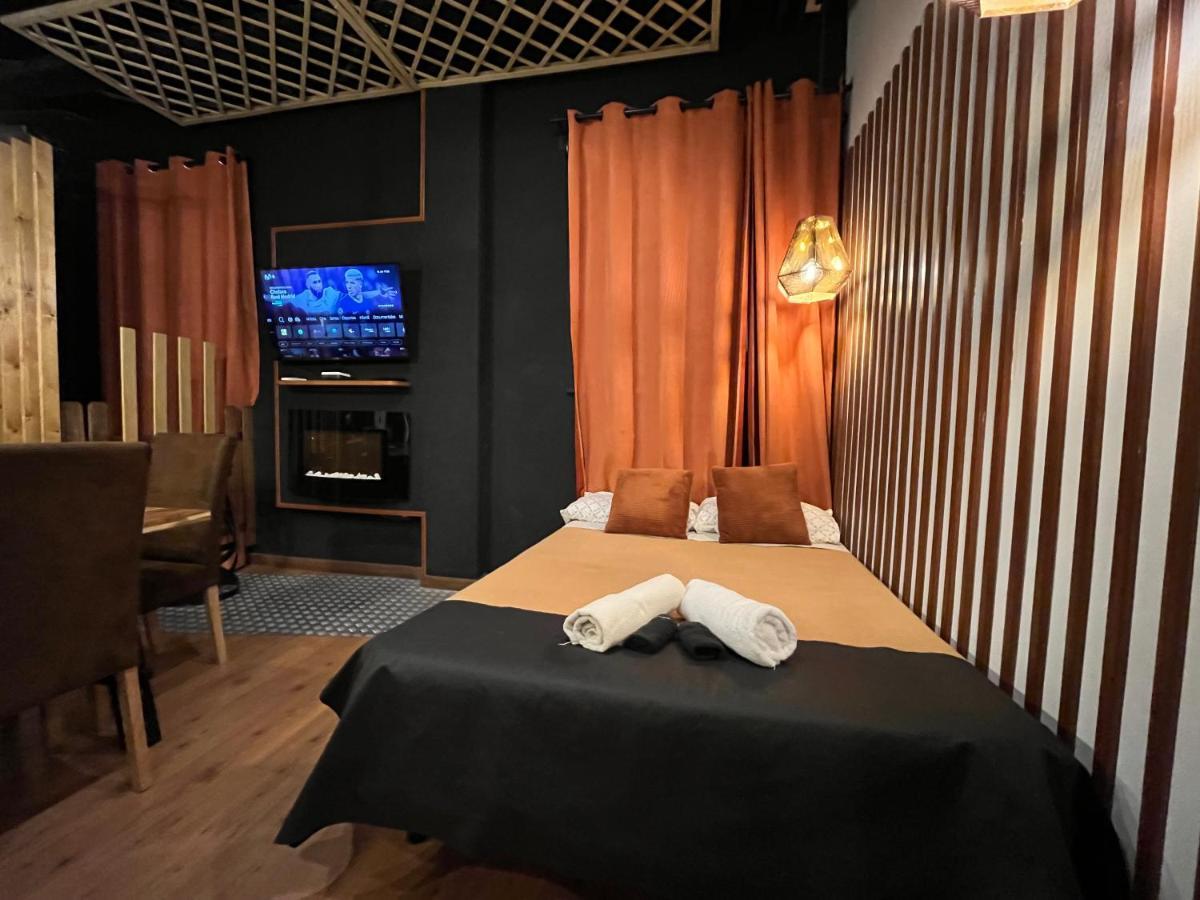 Apartament Chic4 Luxury Gran Via Madryt Zewnętrze zdjęcie