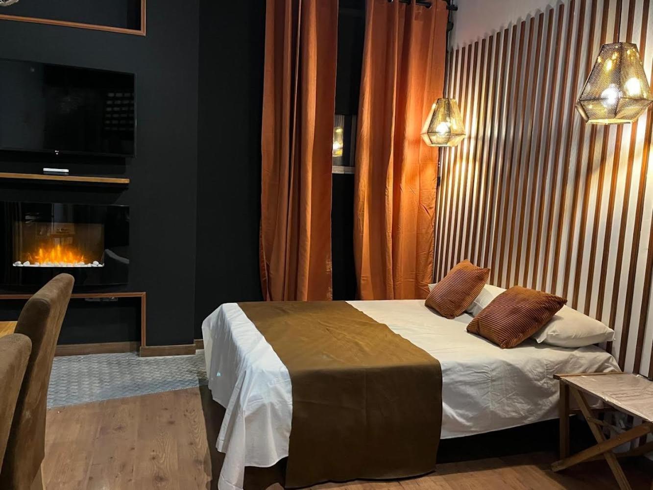 Apartament Chic4 Luxury Gran Via Madryt Zewnętrze zdjęcie